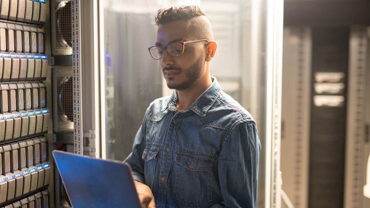 The role of a Network (LAN/WAN) Administrator Canadian College for